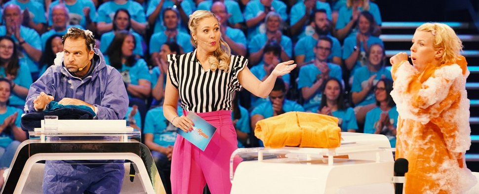 „Hund vs. Katze“ mit Mirja Boes, Ruth Moschner und Martin Rütter – Bild: MG RTL D / Guido Engels