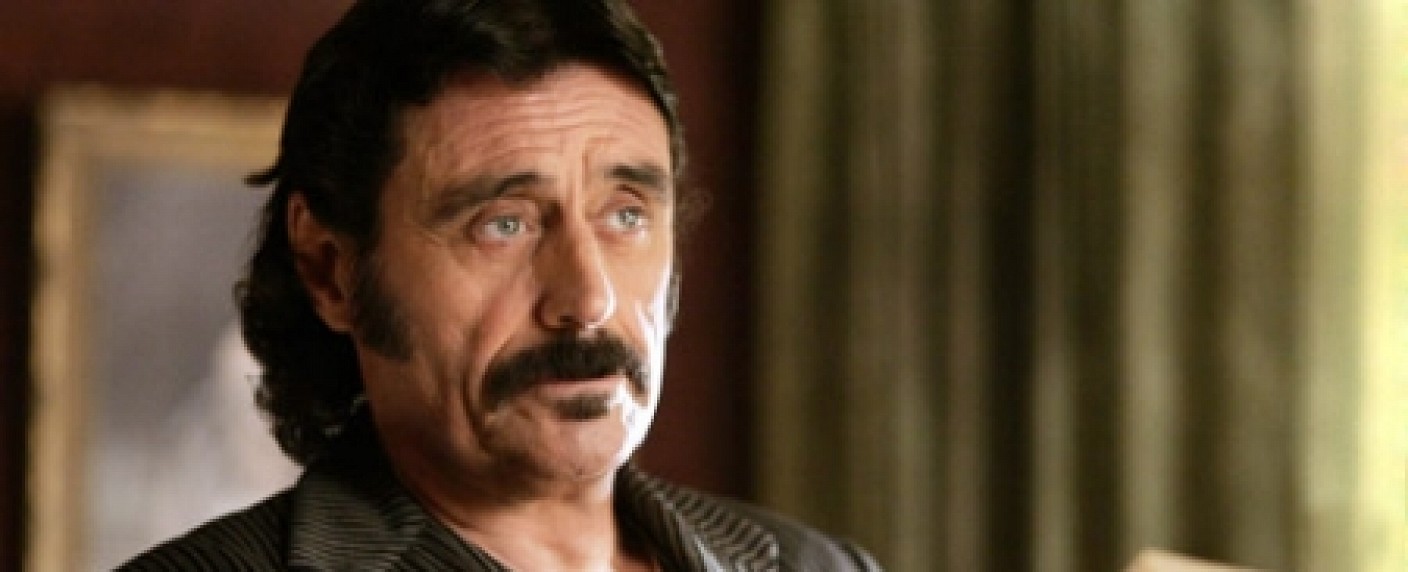 „American Gods“ engagiert Ian McShane als Mr. Wednesday – Drehbeginn zu Neil-Gaiman-Adaption im April – Bild: HBO