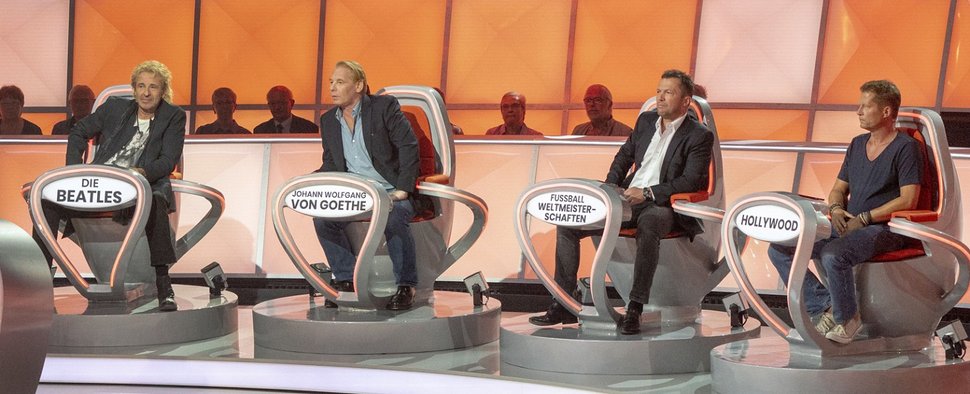 „Ich weiß alles!“: Die Promi-Experten: Thomas Gottschalk, Ben Becker, Lothar Matthäus und Til Schweiger – Bild: NDR/ARD/Max Kohr