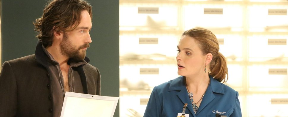 Ichabod Crane (Tim Mison) trifft in der „Bones“-Episode auf Brennan (Emily Deschanel) – Bild: Patrick McElhenney/FOX