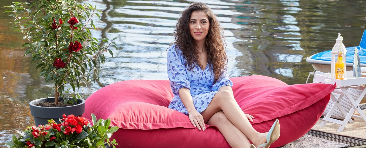 „Rote Rosen“: Multikulturelle Liebesgeschichte mit weiblichem Neuzugang – Ideal Kanal verstärkt ARD-Telenovela – Bild: ARD/​Georg Wendt