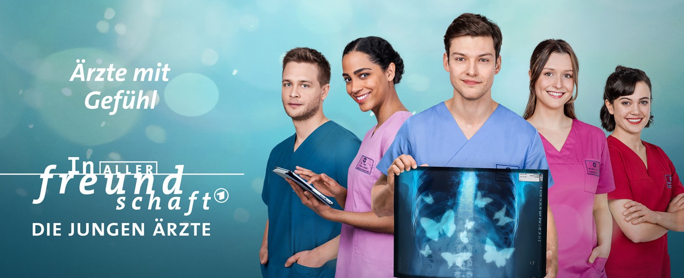 „In aller Freundschaft – Die jungen Ärzte“: So geht es nach der Sommerpause weiter – Rückkehr-Termin der ARD-Vorabendserie steht fest – Bild: ARD/​Tom Schulze