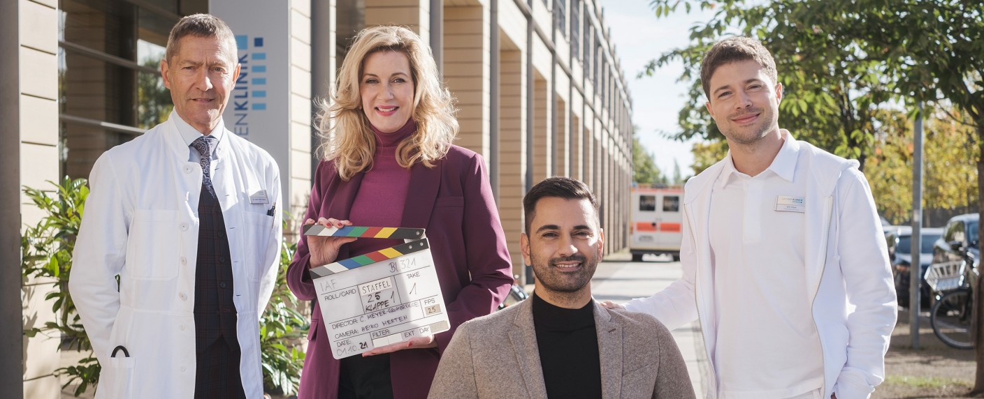 „In aller Freundschaft“: Drehstart zur Jubiläumsstaffel – 25. Jahr des ARD-Dauerbrenners wird 1000. Folge mit sich bringen – Bild: MDR/​Robert Strehler