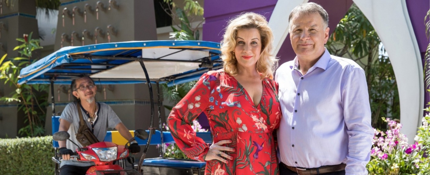 „In aller Freundschaft“: Jubiläums-Special im Oktober – Spielfilm zum 20. Geburtstag der ARD-Serie in Thailand – Bild: ARD/​Tom Schulze