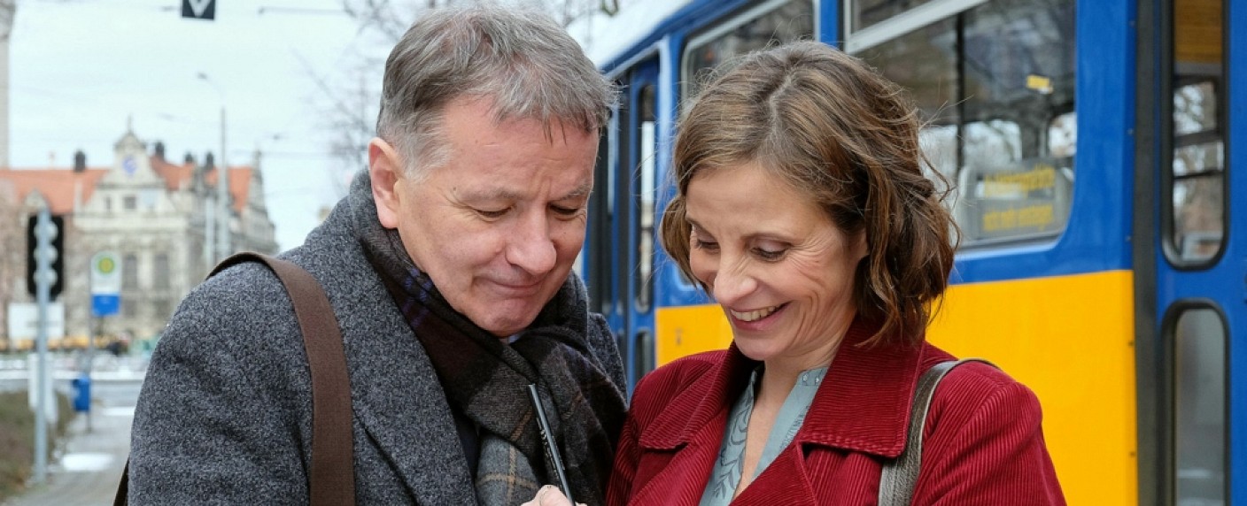 „In aller Freundschaft“: Neues Liebesglück für Dr. Roland Heilmann? – Julia Jäger verstärkt ARD-Erfolgsserie – Bild: MDR/​Saxonia Media/​Sebastian Kiss