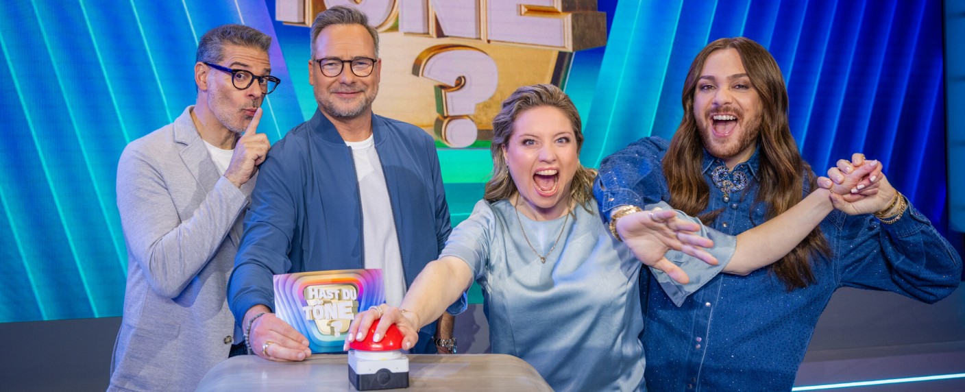 Quoten: „Hast du Töne?“ kehrt mit Tiefstwert gegen starke EM-Konkurrenz zurück – „Erzgebirgskrimi“ insgesamt unschlagbar, „Achtung Abzocke“ macht Kabel Eins froh – Bild: Joyn/​Willi Weber