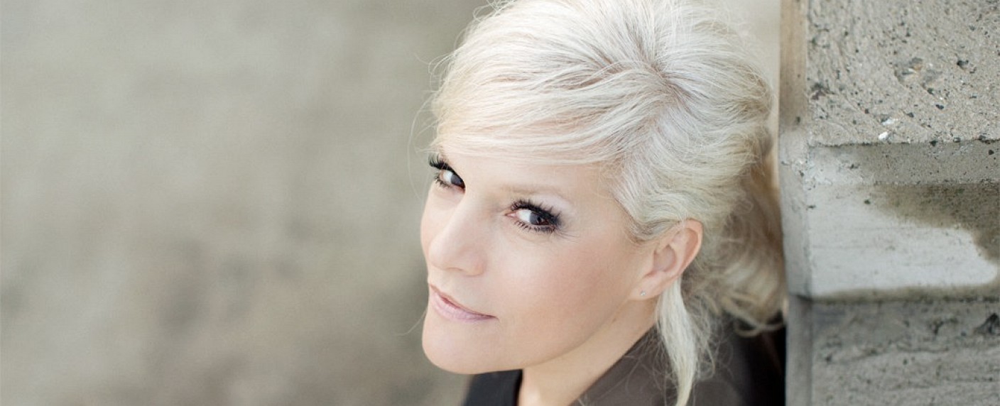 Ina Müller auf Reisen: Neues Format an Weihnachten im NDR – Entertainerin besucht Reykjavik, Riga und Stockholm – Bild: NDR