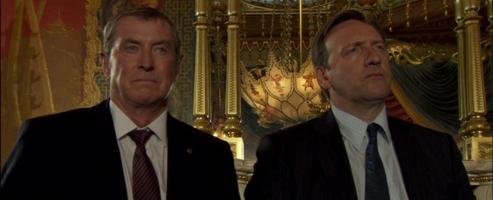Tom (John Nettles) und Cousin John (Neil Dudgeon) warten als „Inspector Barnaby“ auf neue Folgen im ZDF – Bild: ITV