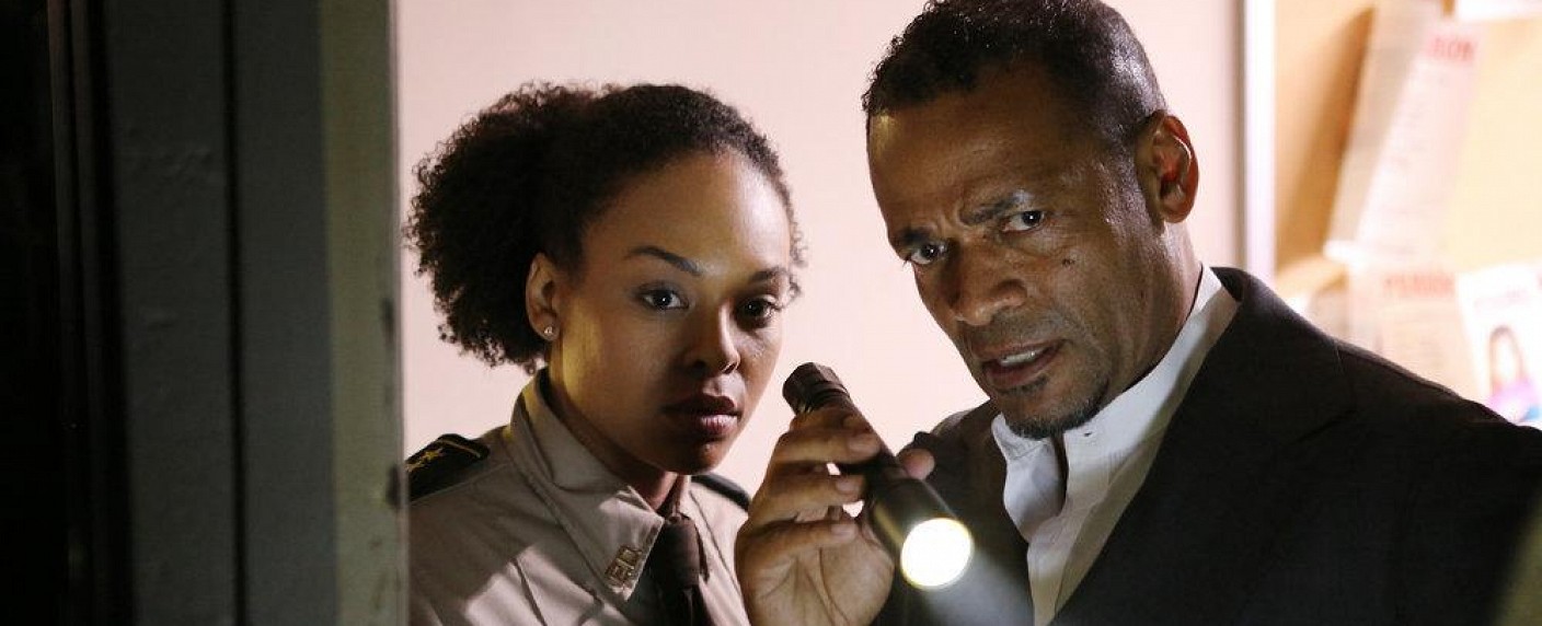 „Superstition“: Mysteryserie kommt zu deutscher TV-Premiere – Syfy bringt Totengräber-Familie Hastings ins Pay-TV – Bild: Mitchell Galin/​Xlrator Media/​Syfy