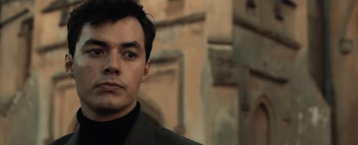 „Pennyworth“: Ausführlicher Trailer zur neuen Serie um Batmans Butler – Junger Ex-Soldat zwischen den Waynes und Terroristen – Bild: Epix