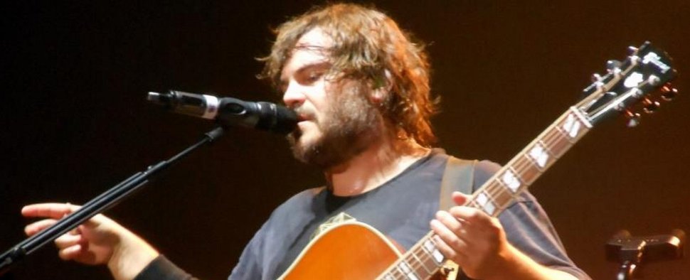 Jack Black als Bandmitglied von Tenacious D – Bild: CC BY-SA 3.0 / Baietta25
