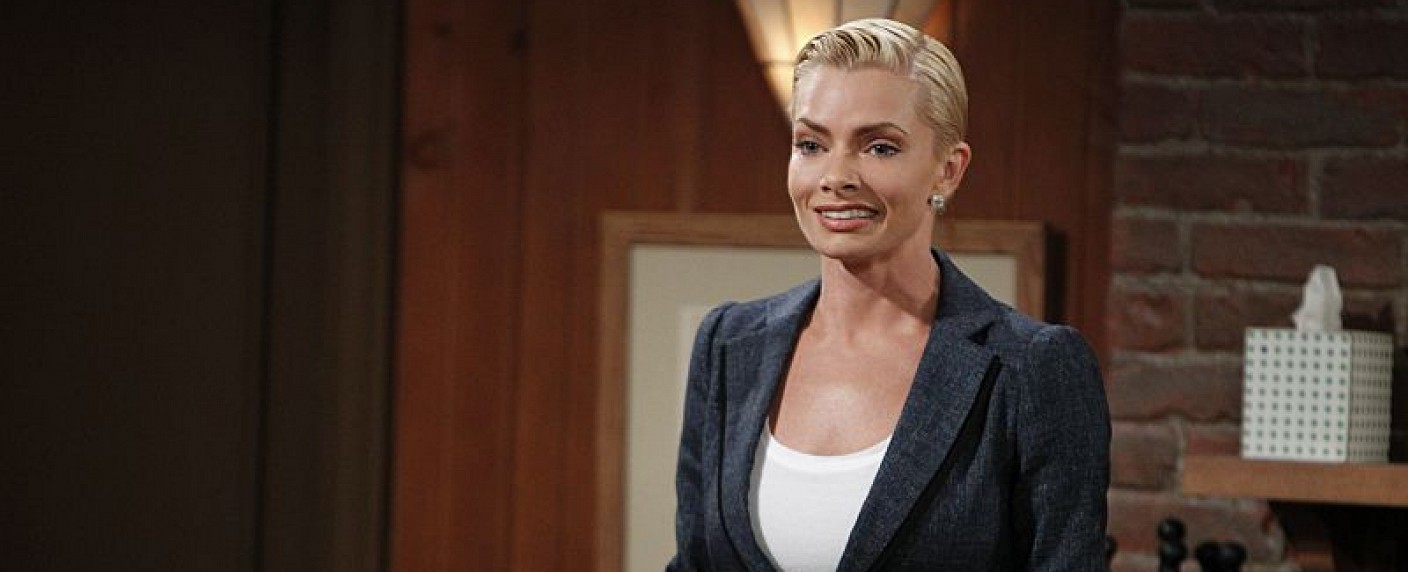„Mom“ mach Jaime Pressly für Staffel drei zur Hauptdarstellerin – Frühere Gastdarstellerin wird befördert – Bild: CBS