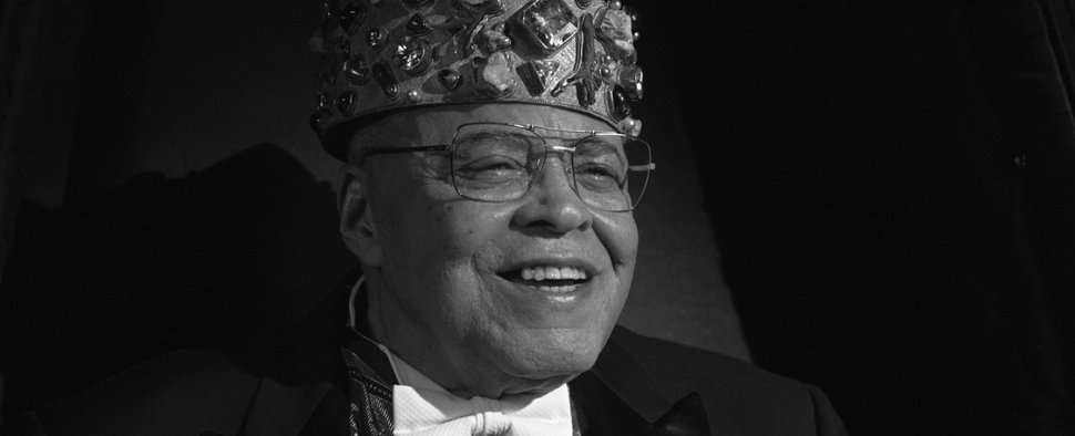 James Earl Jones in seiner letzten Filmrolle in „Der Prinz aus Zamunda 2“ – Bild: Amazon MGM Studios