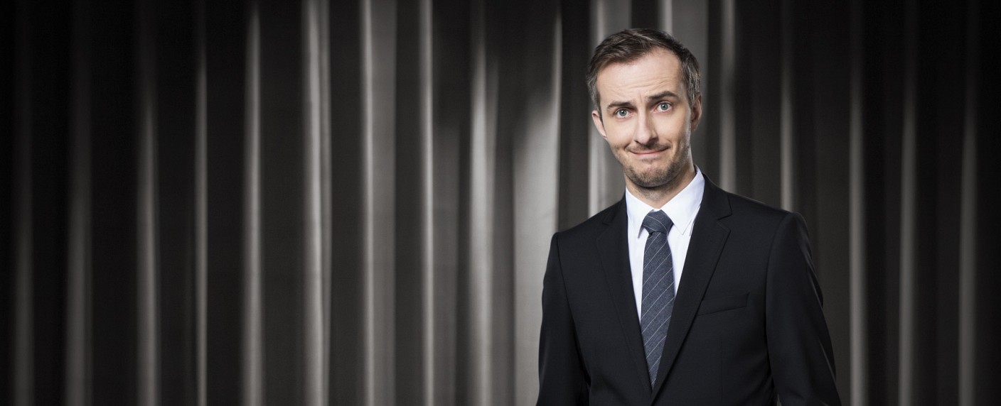 Böhmermanns Schmähgedicht: Satiriker scheitert vor Bundesverfassungsgericht – Verfassungsbeschwerde des ZDF-Moderators wurde abgewiesen – Bild: ZDF/​Ben Knabe