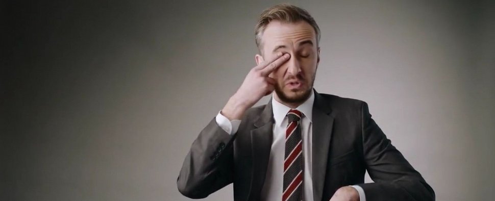 Jan Böhmermann nahm in einem Werbespot die neue Late-Night-Show mit Klaas Heufer-Umlauf aufs Korn. – Bild: Screenshot