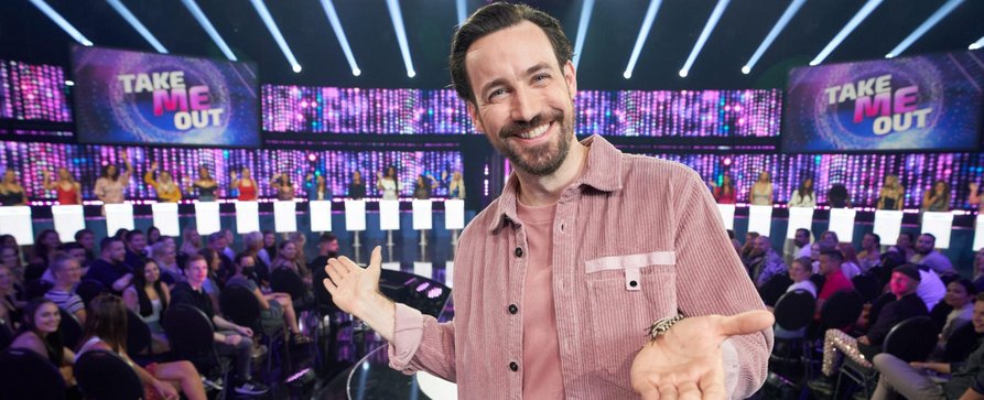 „Take Me Out“: RTL versendet neue Folgen wieder als Marathon – Datingshow mit Jan Köppen belegt kompletten Samstagabend – Bild: RTL/​Guido Engels