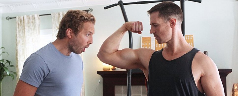 Jason Dohring (r.) mit Ryan Hansen im „Veronica Mars“-Ableger „Play It Again, Dick“ – Bild: CW Seed