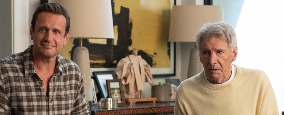 Jason Segel (links) und Harrison Ford in der dritten Staffel von „Shrinking“ – Bild: Apple TV