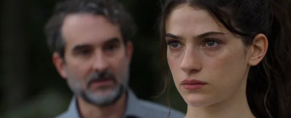 Jay Duplass (l.) und Ella Rubin in „Sterling Point“ – Bild: Prime Video