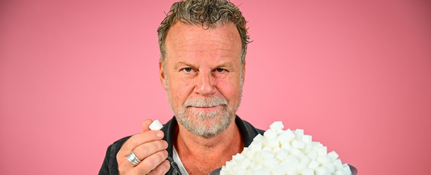 Quoten: Jenkes Zucker-Experiment gleichauf mit Bauses Bauern – „Promi Big Brother“ gibt kräftig nach, ZDF-Thriller mit Jan Josef Liefers insgesamt unschlagbar – Bild: ProSieben/​Willi Weber