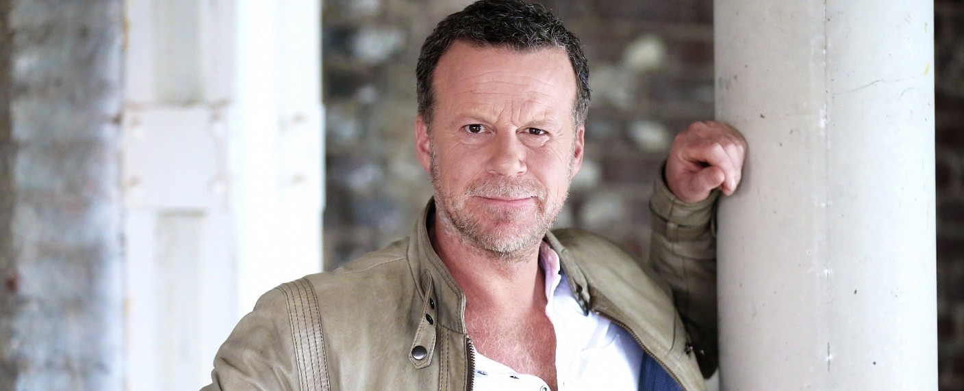 Offiziell: Jenke von Wilmsdorff ist jetzt bei ProSieben zu Hause – Senderchef freut sich auf mehr Experimente und „relevantes Fernsehen“ – Bild: RTL/​Stefan Gregorowius