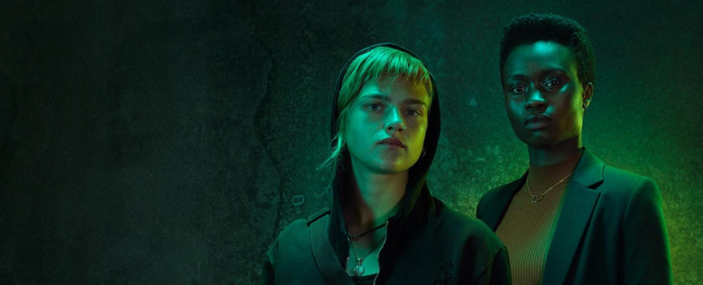 „Breaking Even“: ZDFneo präsentiert moderne Serie über Autobauerclan mit Anklängen an „Dallas“ und „Succession“ – Review – Deutsche Familiengeschichte als Wirtschaftskrimi – Bild: ZDF/​Philipp Rathmer