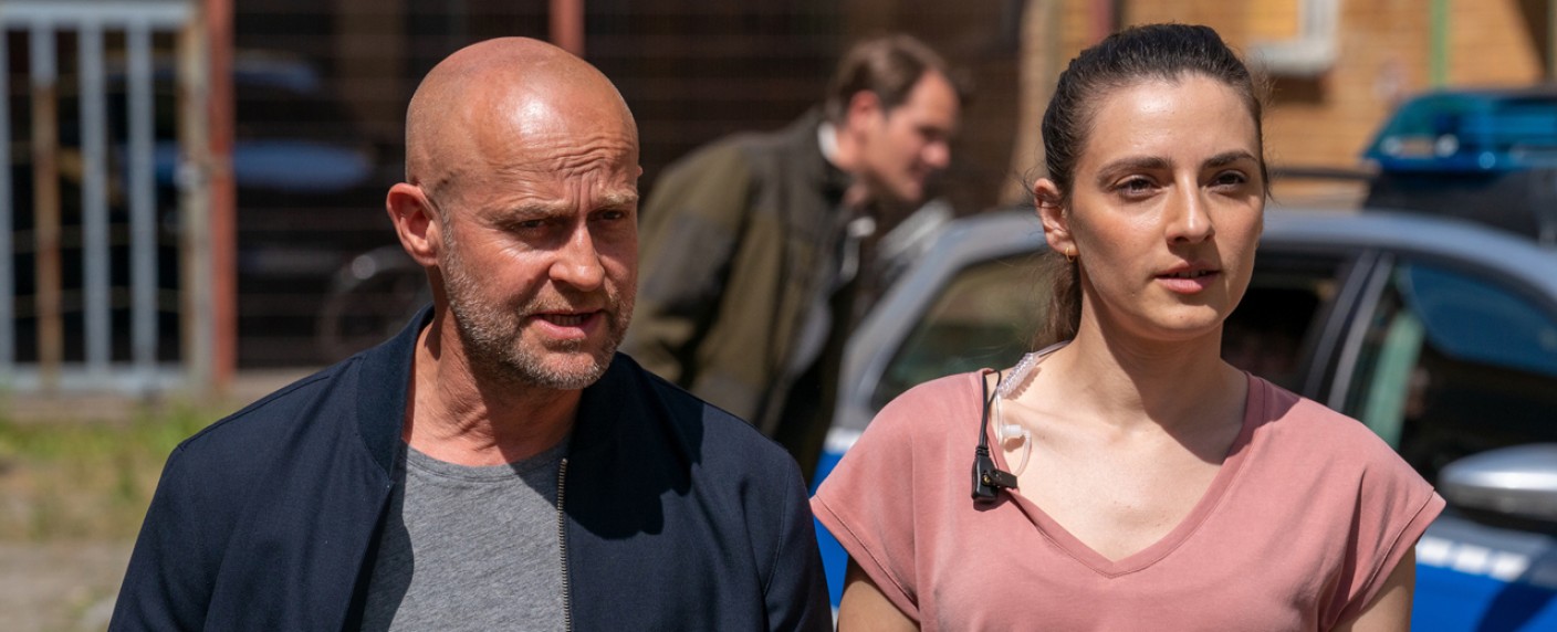 „Jenseits der Spree“ mit Jürgen Vogel: Starttermin für zweite Staffel – Neue Krimiserie aus Berlin wird fortgesetzt – Bild: ZDF/​Oliver Feist