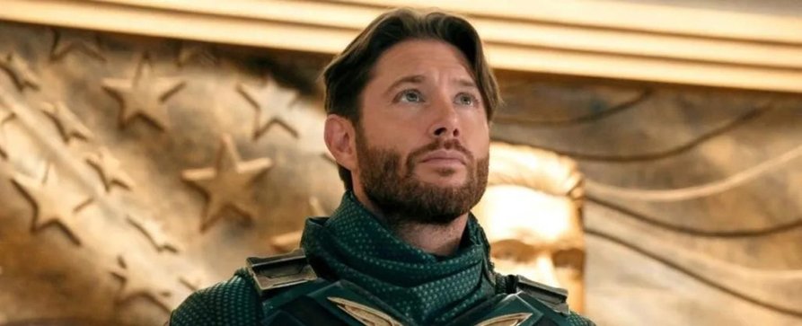 „The Boys“: Erster Trailer stellt neue Prequel-Serie mit Jensen Ackles („Supernatural“) vor – Starttermin für „Vought Rising“ erst für 2027 in Aussicht gestellt – Bild: Amazon Prime Video „The Boys“: Erster Trailer stellt neue Prequel-Serie mit Jensen Ackles („Supernatural“) vor – Starttermin für „Vought Rising“ erst für 2027 in Aussicht gestellt – Bild: Amazon Prime Video