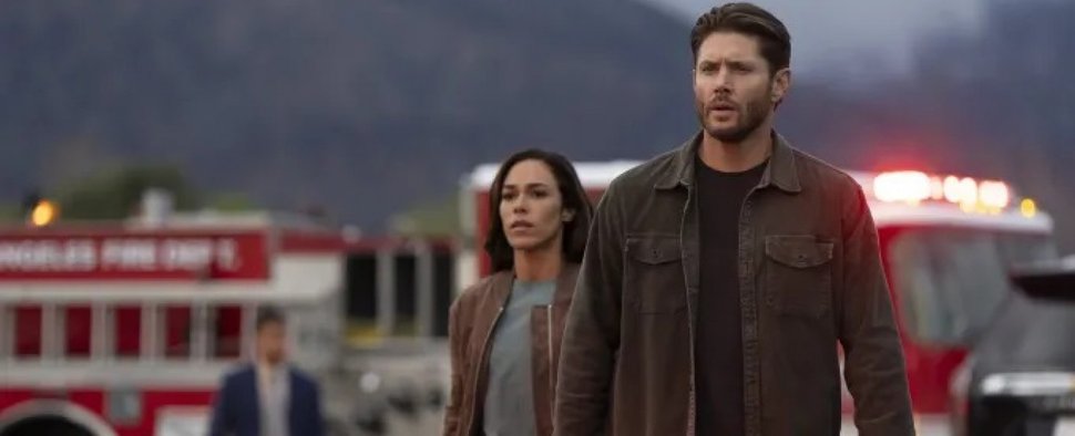 Jessica Camacho und Jensen Ackles in „Countdown“ – Bild: Prime Video