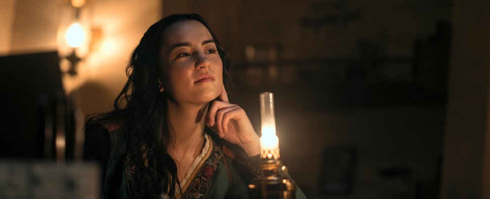 Jessie Mei Li in der zweiten Staffel von „Shadow and Bone“ – Bild: Netflix/Dávid Lukács