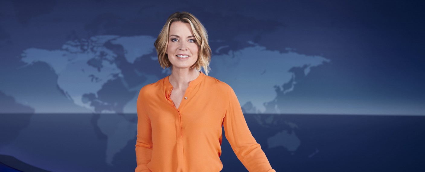 „Tagesthemen“: Dann moderiert Jessy Wellmer erstmals das Nachrichtenmagazin – Premiere für Journalistin Ende Oktober – Bild: NDR/​Hendrik Lüders
