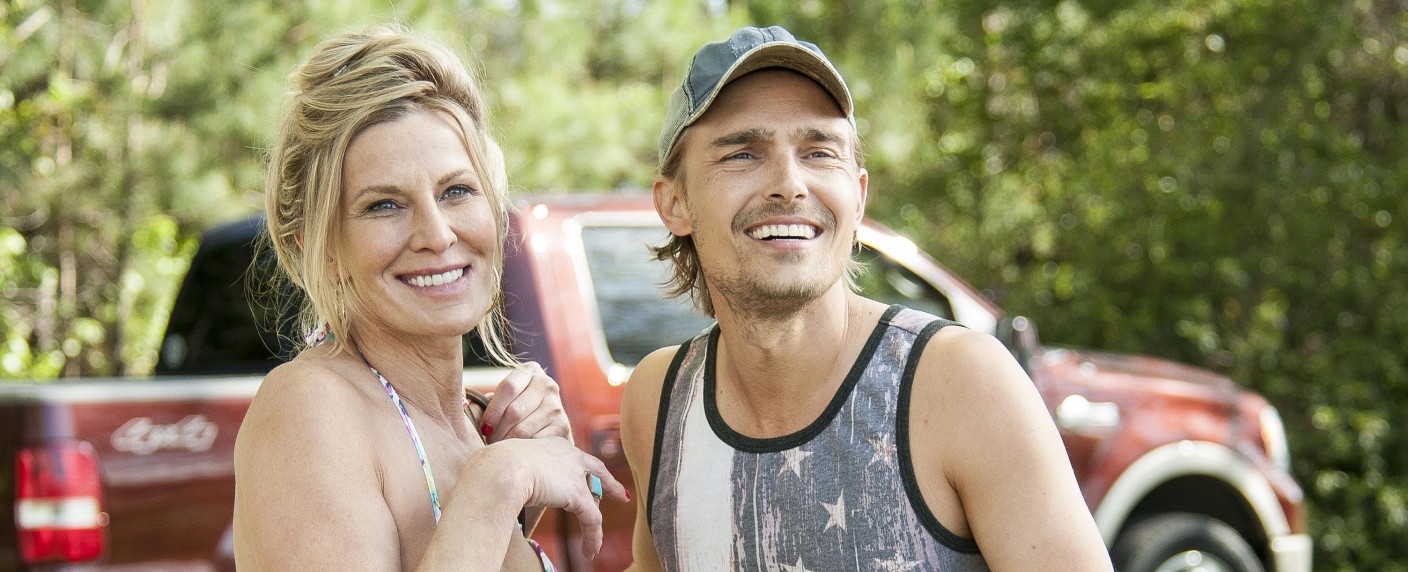 „Good Behavior“: Joey Kern für zweite Staffel zum Hauptdarsteller befördert – Lettys Familie spielt auch in neuer Staffel große Rolle – Bild: TNT