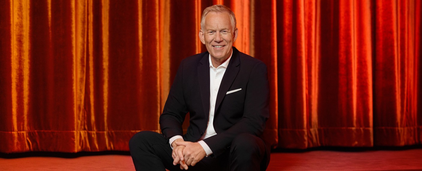 „Der Quiz-Champion“-16-Stunden-Marathon: Diese Promis quizzen durch die Nacht – „Gefragt – Gejagt“-Jäger und Influencer spielen gegen Pastewka, Boning und Co. – Bild: ZDF/​Christoph Neumann