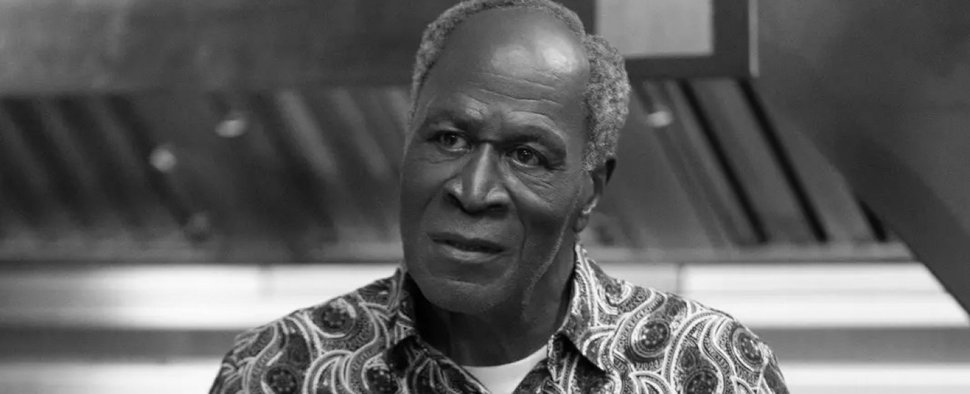 John Amos in einer seiner letzten Rollen in „Der Prinz aus Zamunda 2“ – Bild: Amazon Studios