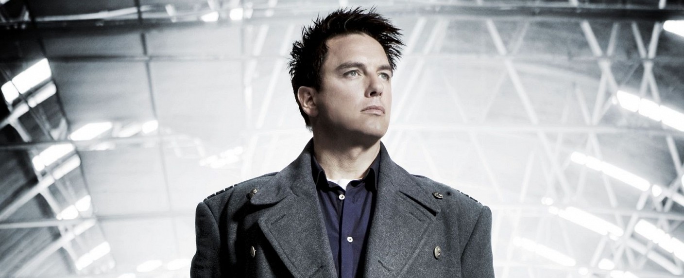 „Doctor Who“: John Barrowman kommt im Feiertagsspecial zurück – Captain Jack in „Revolution of the Daleks“ – Bild: Starz