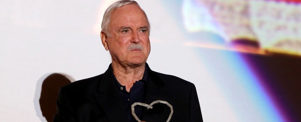 John Cleese erhält den Preis Lebenswerk International beim Deutschen Comedypreis 2019 – Bild: TVNOW / vallter / Shutterstock.com