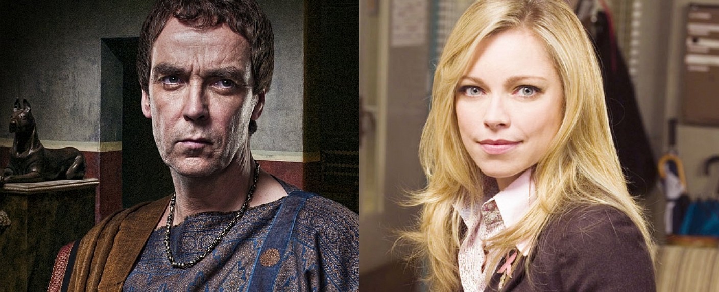 Sarah Alexander und John Hannah in Comedyserie „Marley’s Ghosts“ – Frau spricht mit den Geistern ihres Mannes und ihres Liebhabers – Bild: Starz/​Channel 4