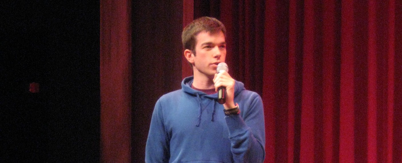 FOX gibt grünes Licht für Comedy-Serie „Mulaney“ – Neue Sitcom erinnert stark an „Seinfeld“ – Bild: Zena C/​Wikipedia