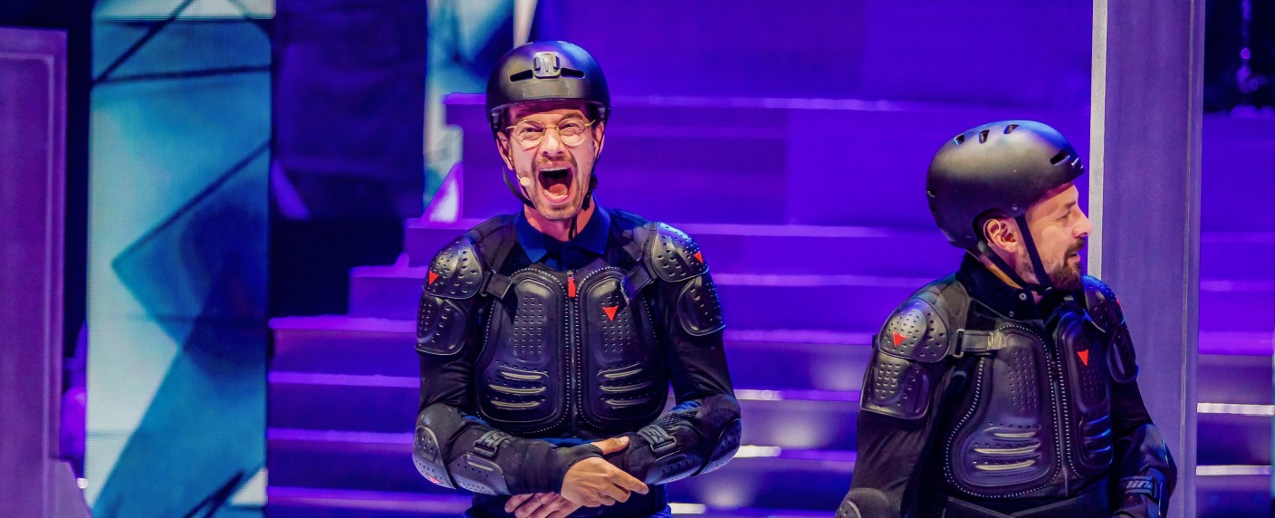 Quoten: Joko & Klaas verlieren „on Ice“, aber holen neuen Rekord – „In 80 Tagen um die Welt“ hinter ARD-Serien, RTL-Homevideos erleiden Schiffbruch – Bild: ProSieben/​Benedikt Müller