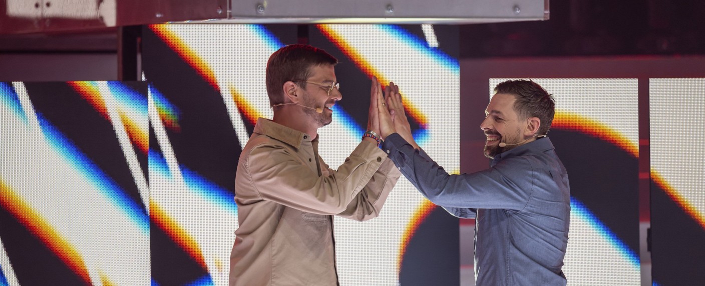 Quoten: Joko & Klaas bieten starkem DFB-Pokal die Stirn – „Der König von Palma“ und „Clarice Starling“ enden völlig enttäuschend – Bild: ProSieben/​Ralf Wilschewski
