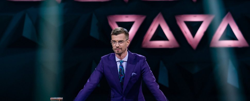 Joko Winterscheidt muss im Staffelfinale von „Wer stiehlt mir die Show?“ seinen Job verteidigen – Bild: ProSieben/Claudius Pflug