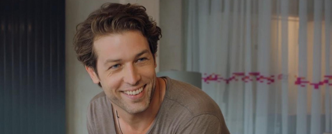 „The Mallorca Files“: Kommende ZDFneo-Serie findet Hauptdarsteller – Elen Rhys und Julian Looman spielen gegensätzliches Polizisten-Team – Bild: ZDF