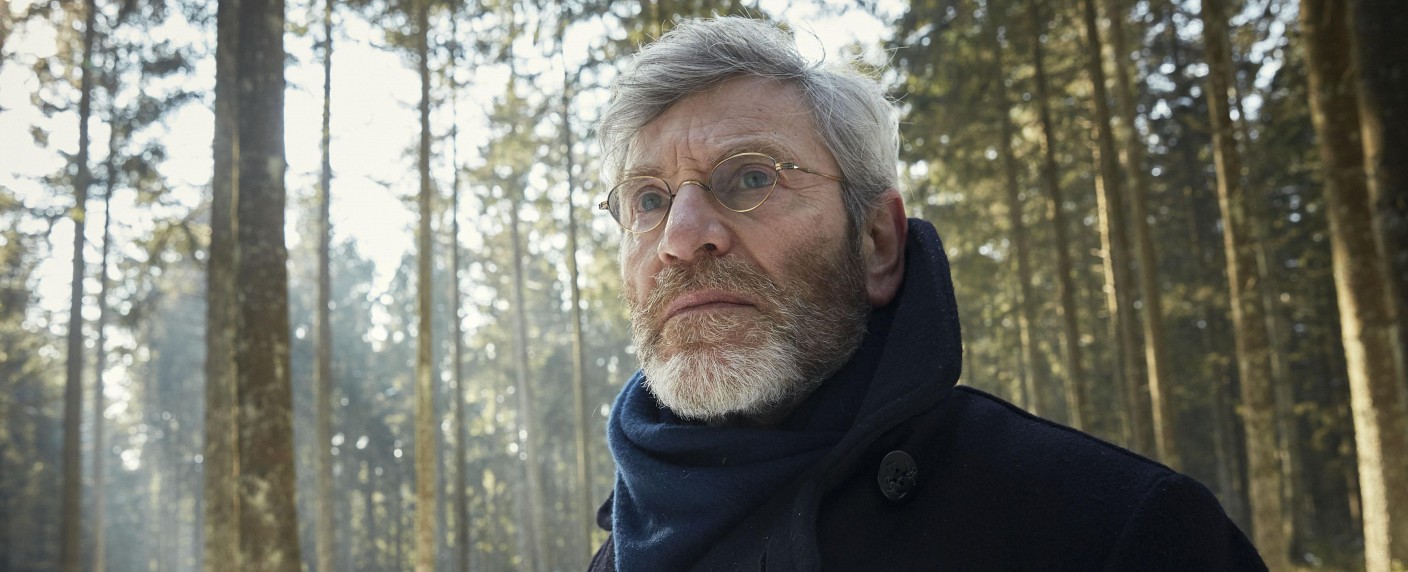 BBC bestellt Spin-Off zu „The Missing“ um Tchéky Karyos „Baptiste“ – Dickköpfiger Ermittler Julien Baptiste erhält eigene Serie – Bild: Robert Viglasky/​BBC One
