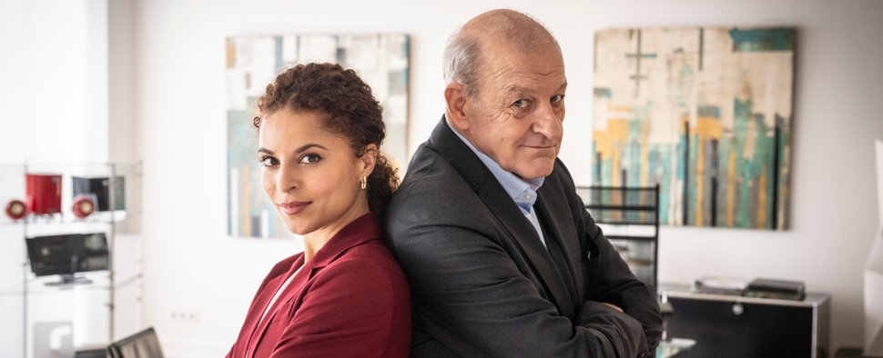 Juristin Dr. Tessa Tilker (Patricia Meeden) und Privatdetektiv Georg Wilsberg (Leonard Lansink) in „Wilsberg“ – Bild: ZDF/Thomas Kost