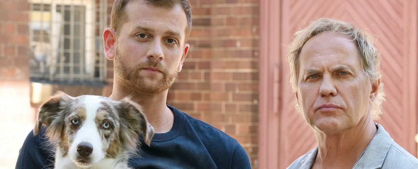 „Käthe und ich“: Ausstrahlung von zwei neuen Folgen angekündigt – Christoph Schechinger als Psychologe mit Therapiehündin – Bild: ARD Degeto/​Britta Kreh