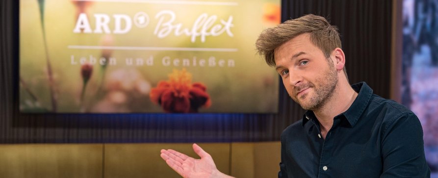 Nach „ARD-Buffet“-Aus: So sieht der Vormittag im Ersten ab 2025 aus – Krimi-Doppelpack, „Wer weiß denn sowas?“ künftig später – Bild: SWR/​Christian Koch