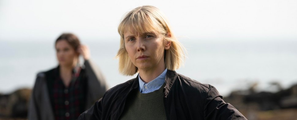 Lauren Lyle räumt als DI Karen Pirie einen weiteren Cold-Case-Fall neu auf – Bild: ITV