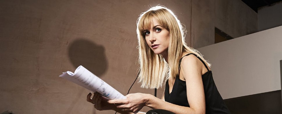 Katherine Kelly als Miss Andrea Quill in „Class“ – Bild: BBC