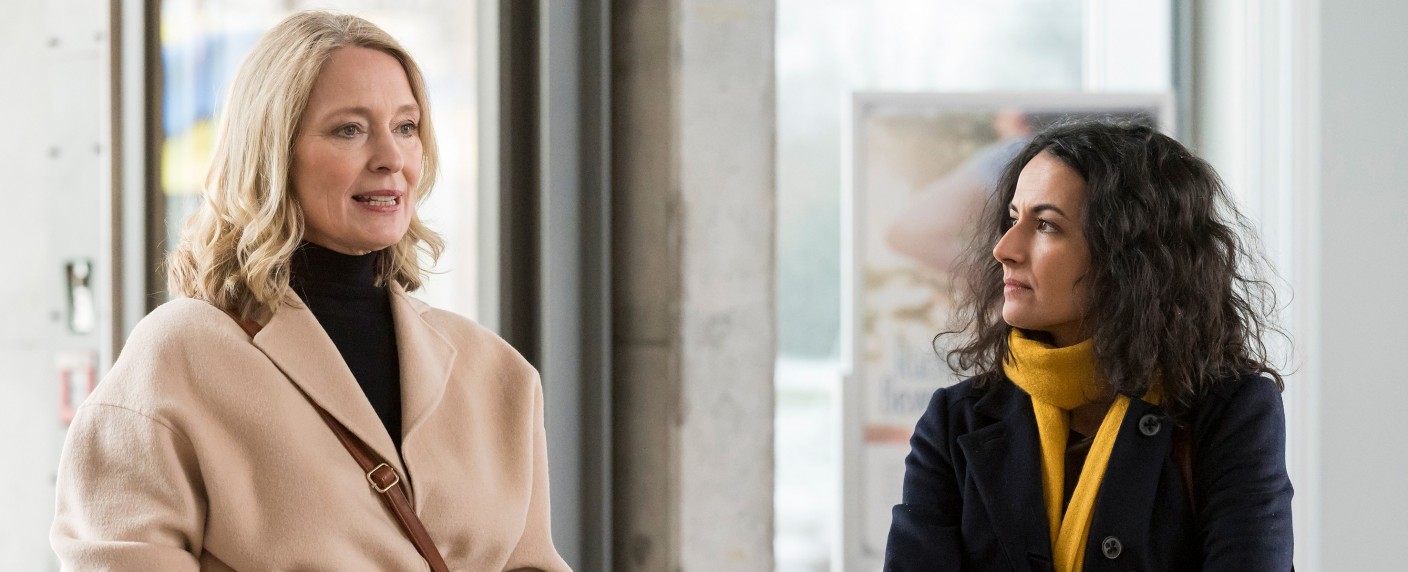 „In aller Freundschaft – Die jungen Ärzte“: Ben Ahlbecks Mutter kommt zu Besuch – Katja Weitzenböck („Gipfelstürmer“) verstärkt ARD-Serie mit wiederkehrender Rolle – Bild: ARD/​Jens Ulrich Koch