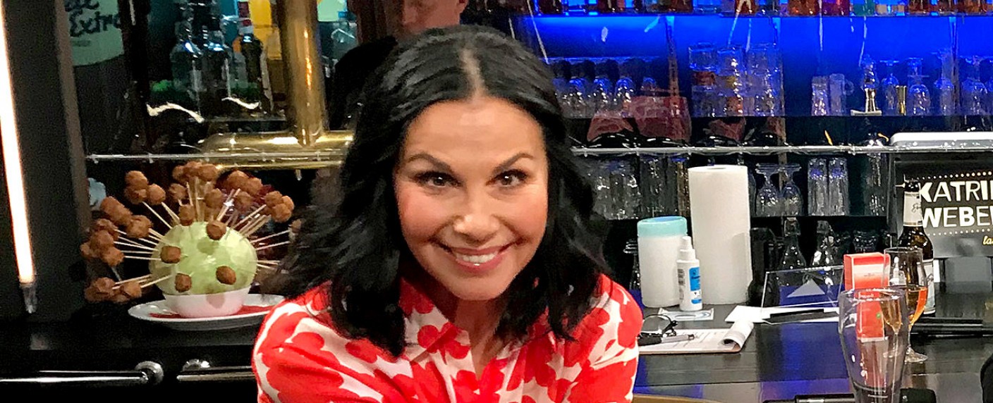 MDR-Comedyqueen Katrin Weber kehrt mit ihrer Late-Night zurück – Hertel trifft auf Llambi, Borg auf Riedel – Bild: MDR/​Tilo Holzapfel